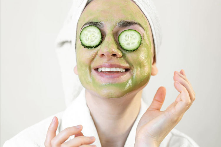 آموزش نحوه ساخت ماسک آبرسان و ماسک مرطوب کننده پوست صورت و بدن؛ کاملا طبیعی و گیاهی در منزل
