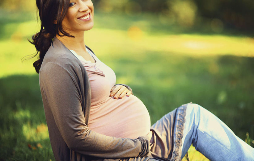 کرم ضد آفتاب دوران بارداری، با مواد مخصوص ساخته شده است تا در دوران حاملگی بتوانید بدون استرس و نگرانی از آن استفاده کنید
